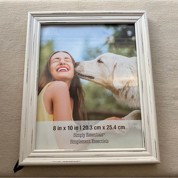 Simple Beautiful & Quality 8 X10 Frame - Picture 3 of 5